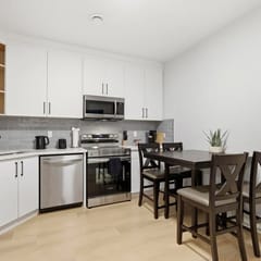 Cozy Suite 1 Bed 1Bath Inner City 10 Min To DT