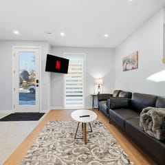 King Bed 10 Minutes To Downtown Luxury Townhouse