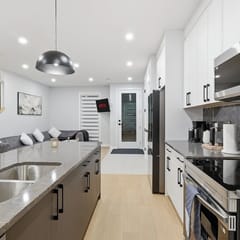 Modern 3BR City Getaway And Bright & Spacious