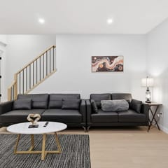 King Bed 10 Minutes To Downtown Luxury Townhouse