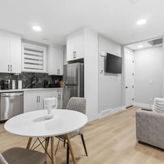 Happy Place – 1BR Minutes to Downtown
