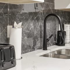 Perfect Inner-City Getaway 2BR