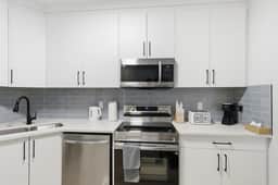 Private 1 Bedroom Retreat | Self Check-In - Image 4