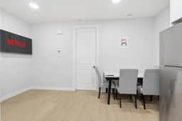 Charming 1-Bedroom Close to Transit & Downtown - Image 4