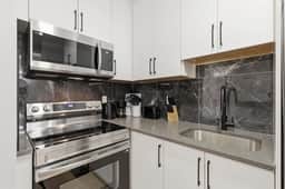 Bright & Spacious 2-Bedroom - Image 3