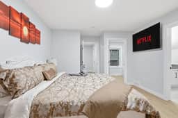 Modern 3BR City Getaway And Bright & Spacious - Image 3