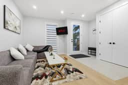 Modern 3BR City Getaway And Bright & Spacious - Image 5