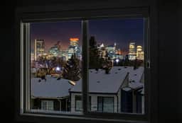 King Bed 10 Minutes To Downtown Luxury Townhouse - Image 4