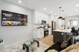 Centrally Located 3-Bedroom | Easy City Access - Image 3