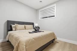 Cozy Downtown Calgary Hideaway - Image 2