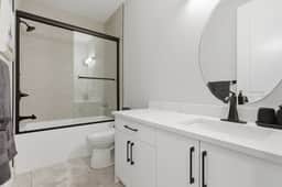 Happy Place – 1BR Minutes to Downtown - Image 5