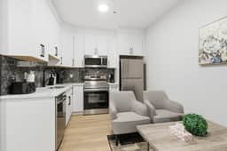 Perfect Inner-City Getaway 2BR - Image 3