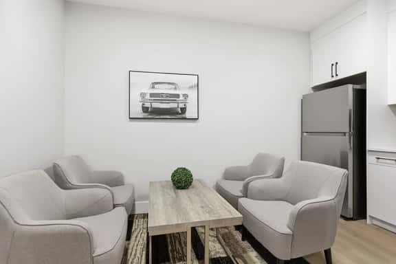 Cozy Downtown Calgary Hideaway - Image 1
