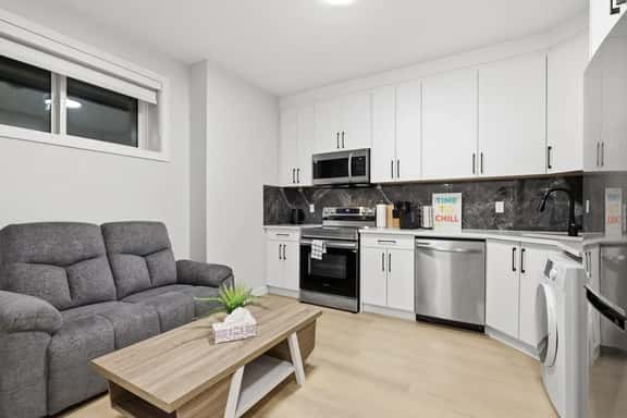 Bright & Cozy 1BR | Your Home Away From Home - Image 1
