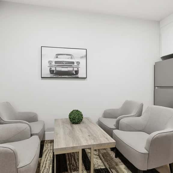 Cozy Downtown Calgary Hideaway - Image 1