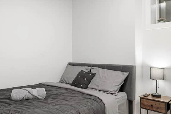 Cozy Suite 1 Bed 1Bath Inner City 10 Min To DT - Image 2