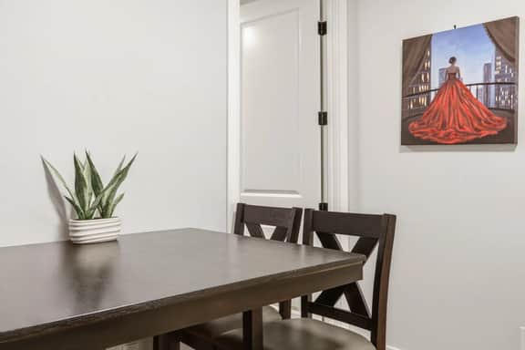 Cozy Suite 1 Bed 1Bath Inner City 10 Min To DT - Image 4