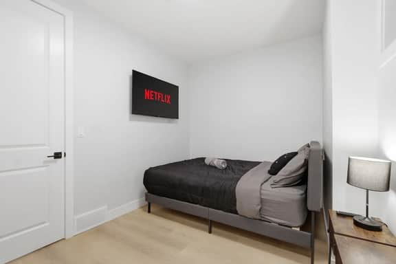 Cozy Suite 1 Bed 1Bath Inner City 10 Min To DT - Image 5