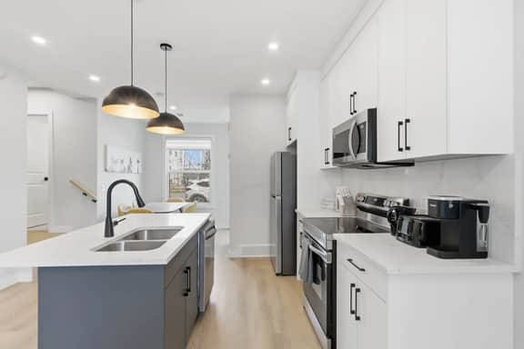 Beautiful 3BR Getaway in Trendy NW Calgary - Image 3