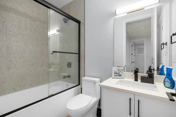 Bright 1-Bedroom Retreat-M - Image 4