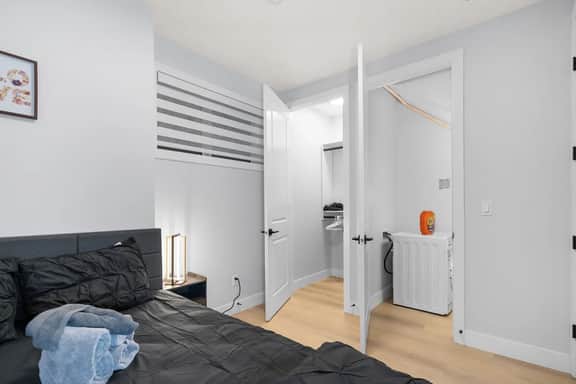 Bright 1-Bedroom Retreat-M - Image 3