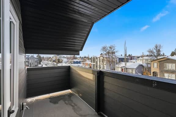 King Bed 10 Minutes To Downtown Luxury Townhouse - Image 2