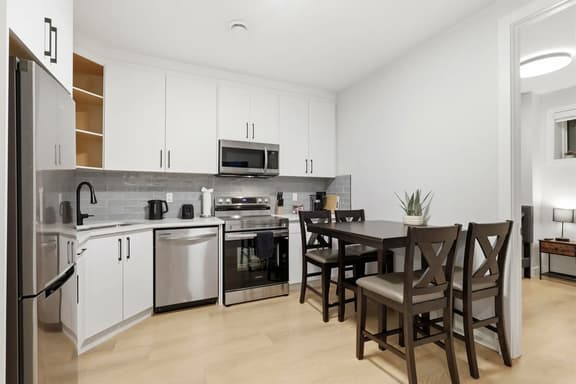 Cozy Suite 1 Bed 1Bath Inner City 10 Min To DT - Image 1