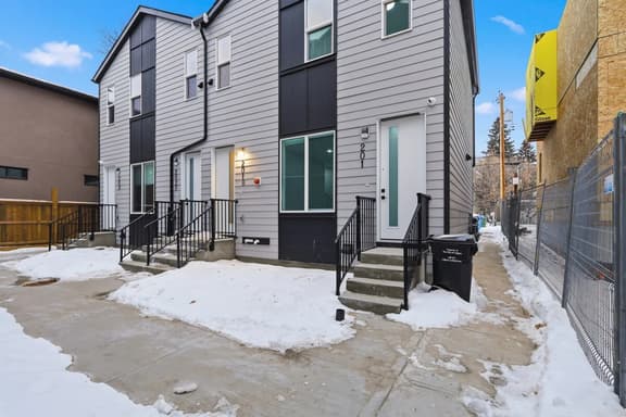 Modern & Comfortable 2-Bedroom Home in Great Area - Image 1